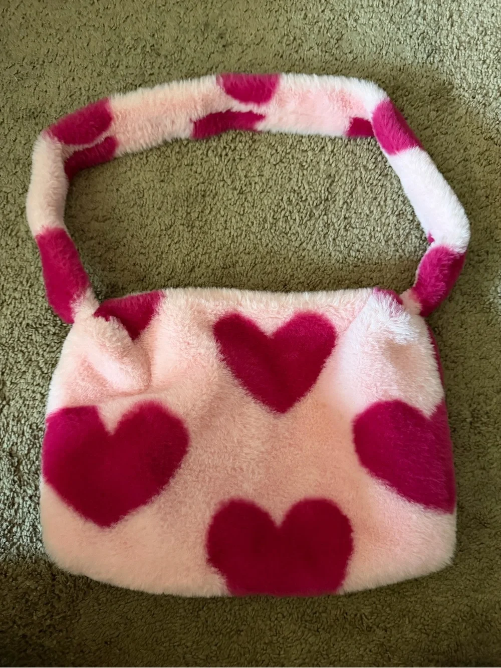 No Brand Fuzzy Heart Handbag